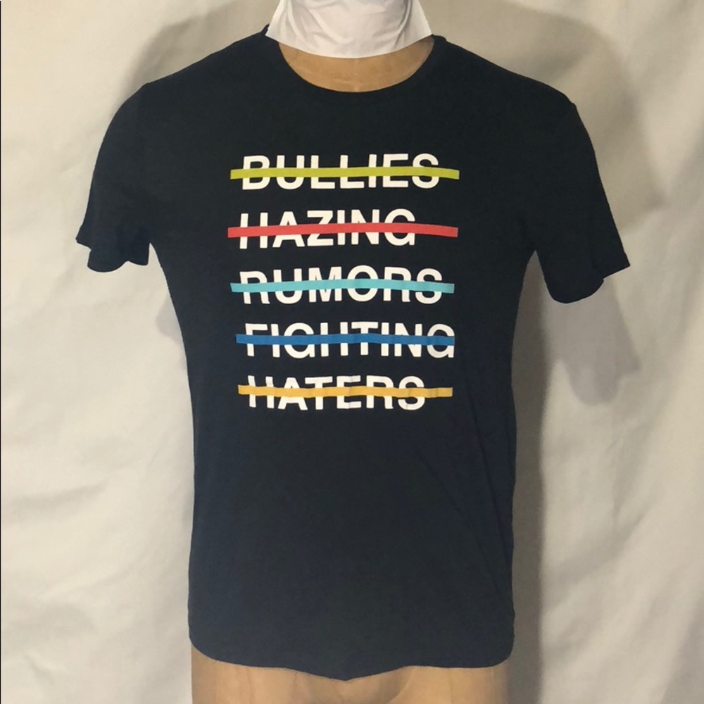 Hollister graphic tee